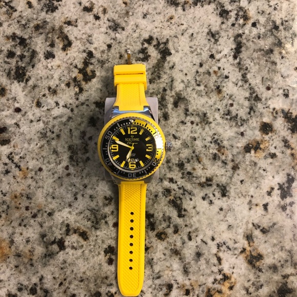 Watch - Picture 2 of 3